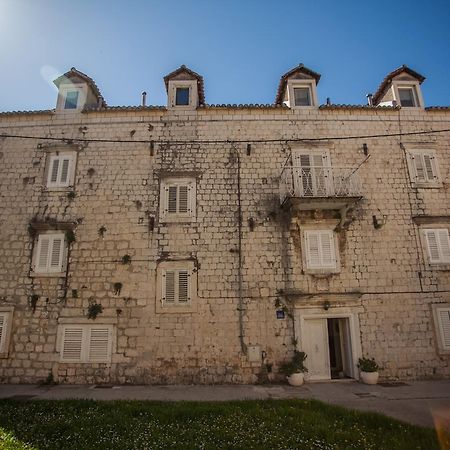Top-Floor Apartment In Trogir Center Eksteriør bilde