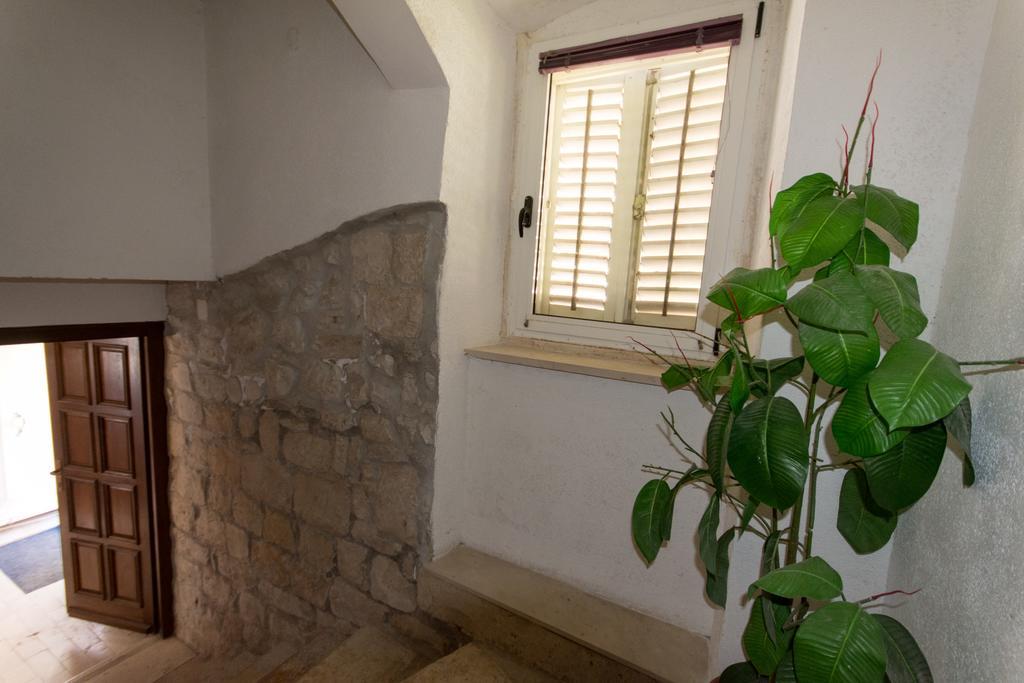 Top-Floor Apartment In Trogir Center Eksteriør bilde