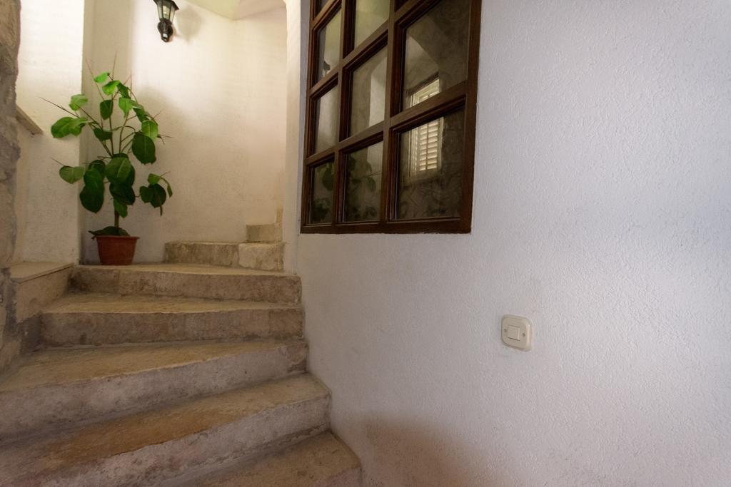 Top-Floor Apartment In Trogir Center Eksteriør bilde
